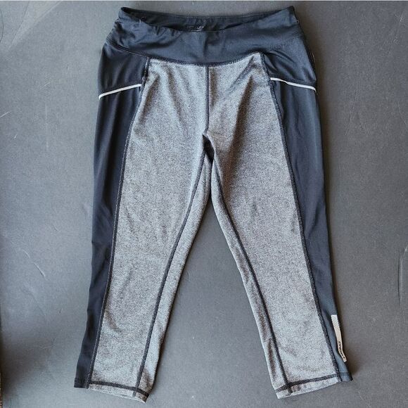 Head Black And Grey Cropped Leggings - Picture 2 of 8